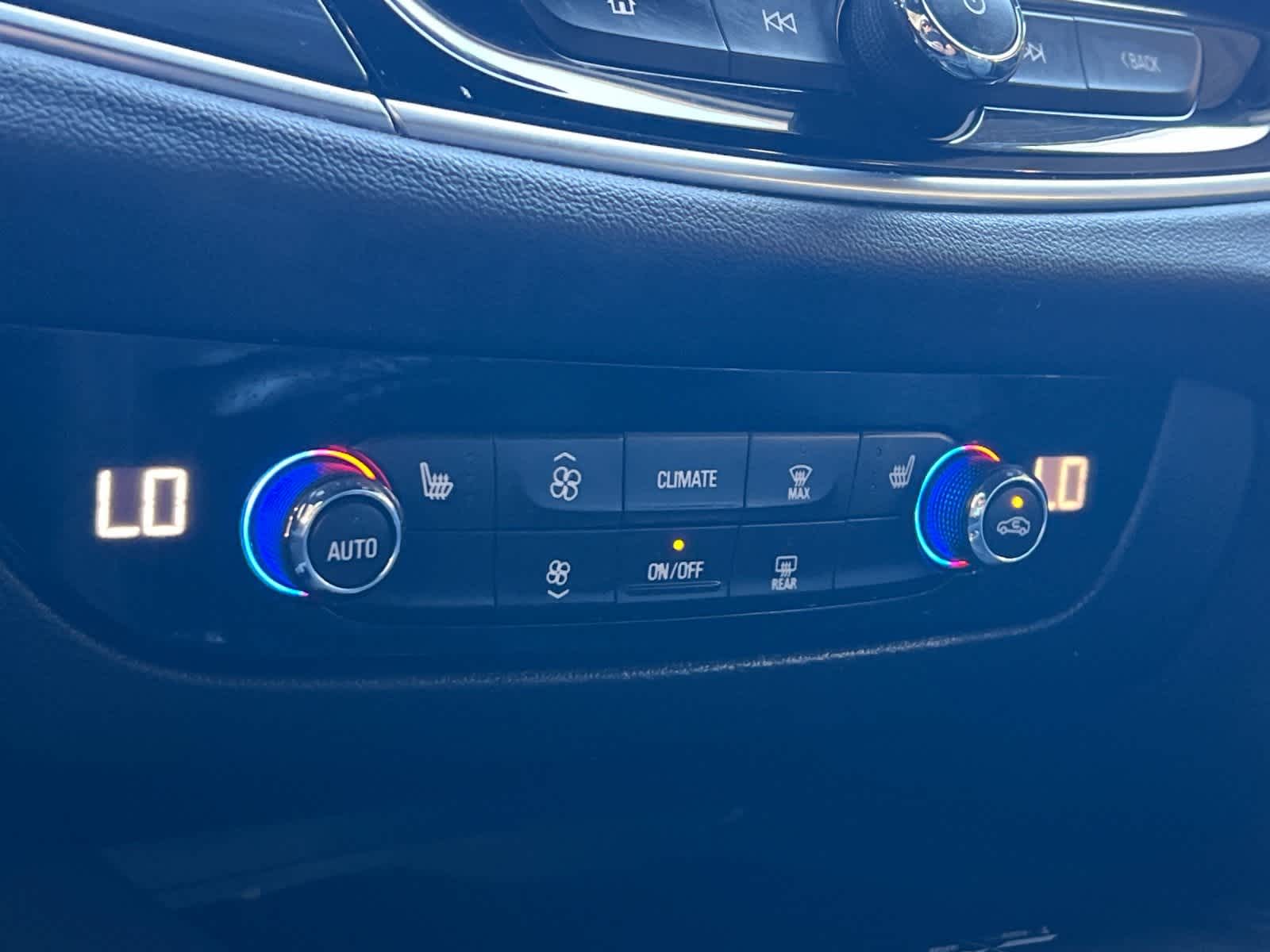 Thumbnail: 2022 Buick Enclave - 18