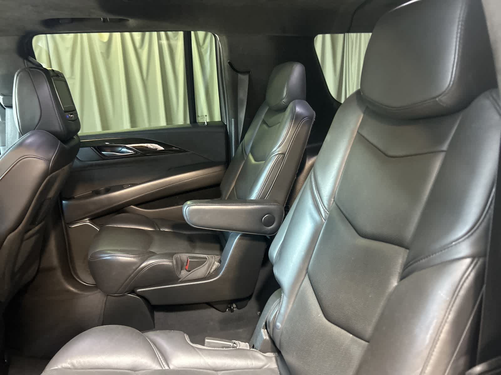 Thumbnail: 2018 Cadillac Escalade - 20
