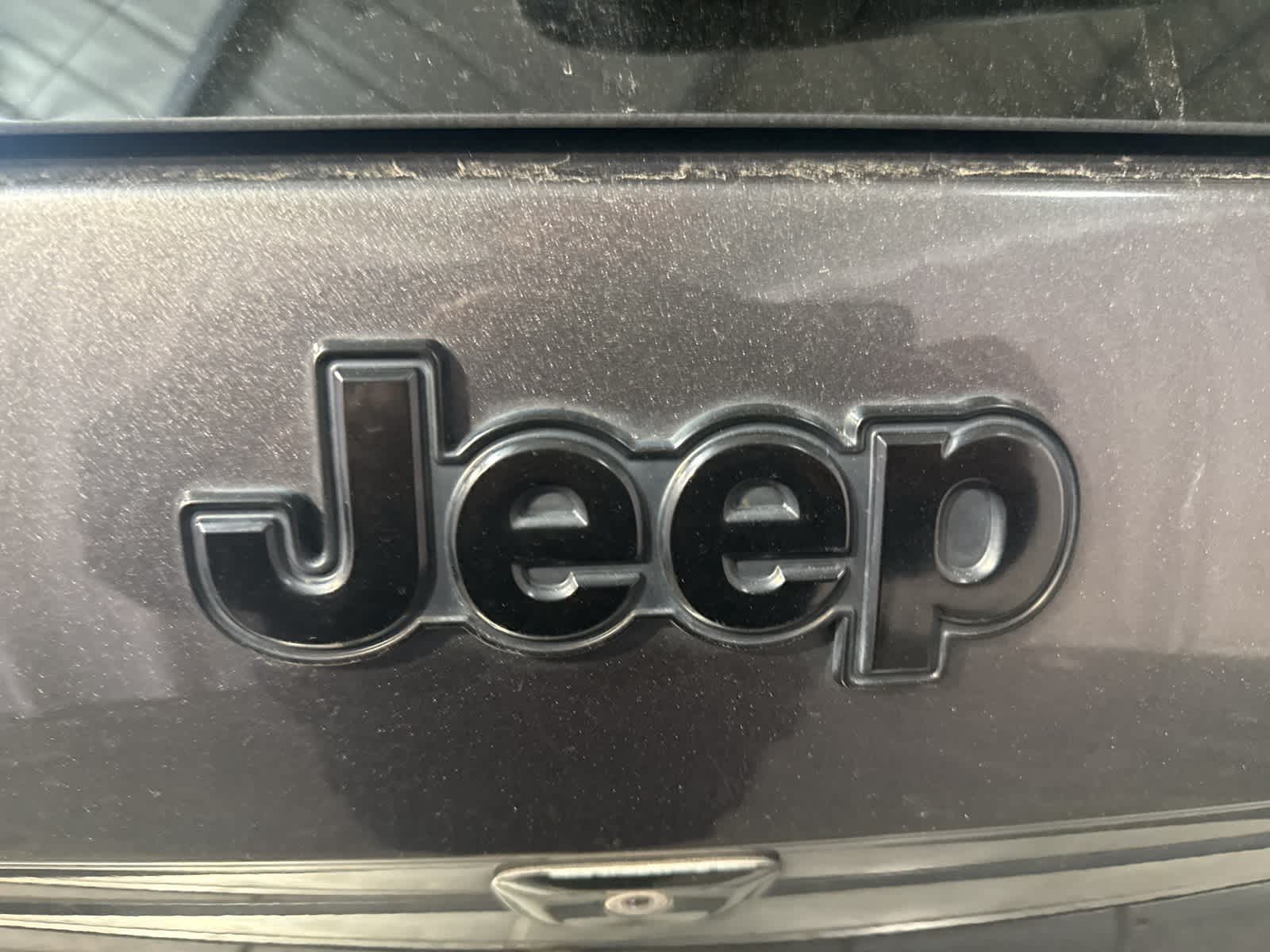 Thumbnail: 2018 Jeep Cherokee - 11