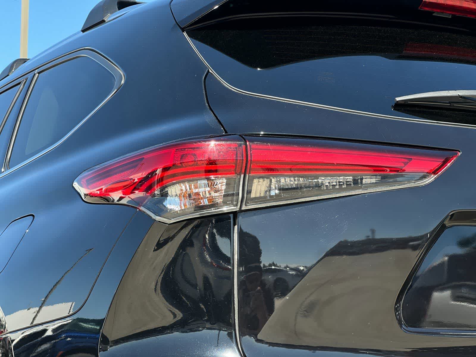 Thumbnail: 2021 Toyota Highlander - 30