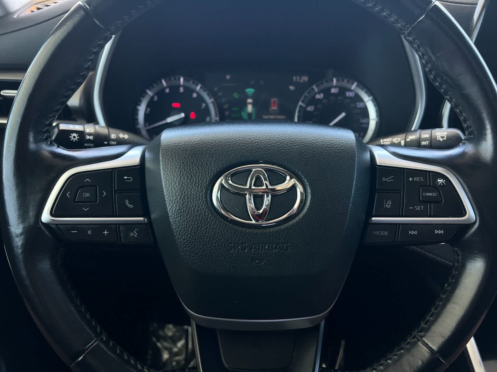 Thumbnail: 2022 Toyota Highlander - 23