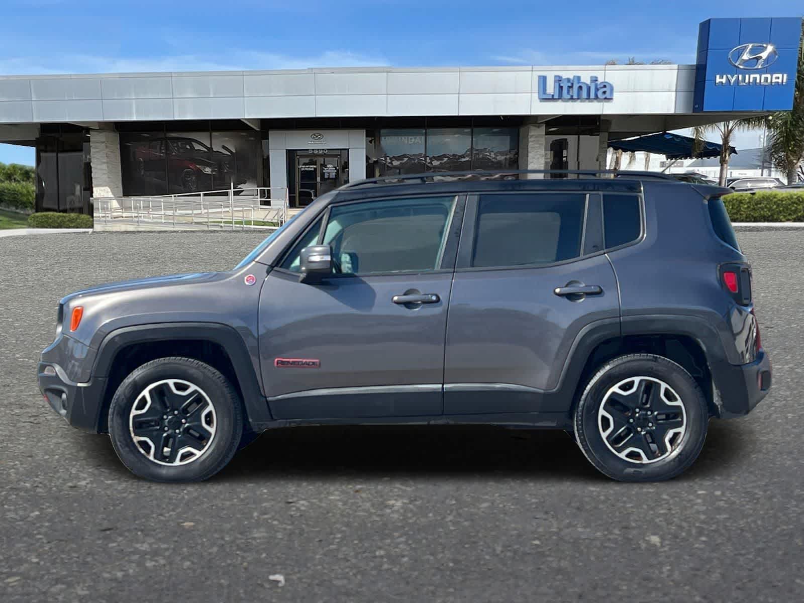 Thumbnail: 2016 Jeep Renegade - 6