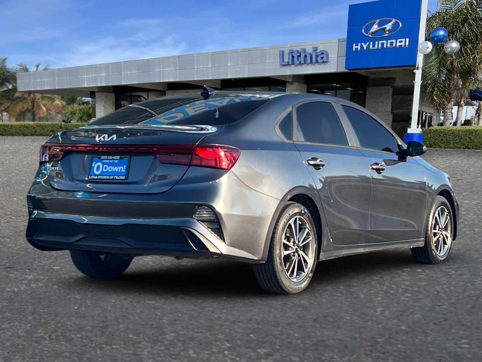 2023 Kia Forte LXS photo 2