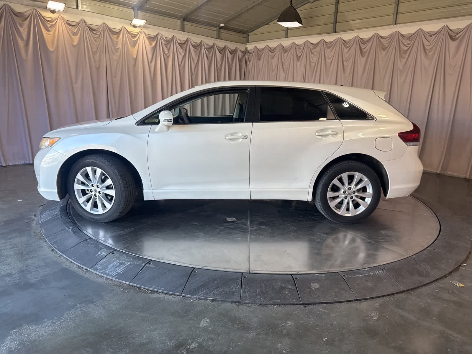 Thumbnail: 2013 Toyota Venza - 8