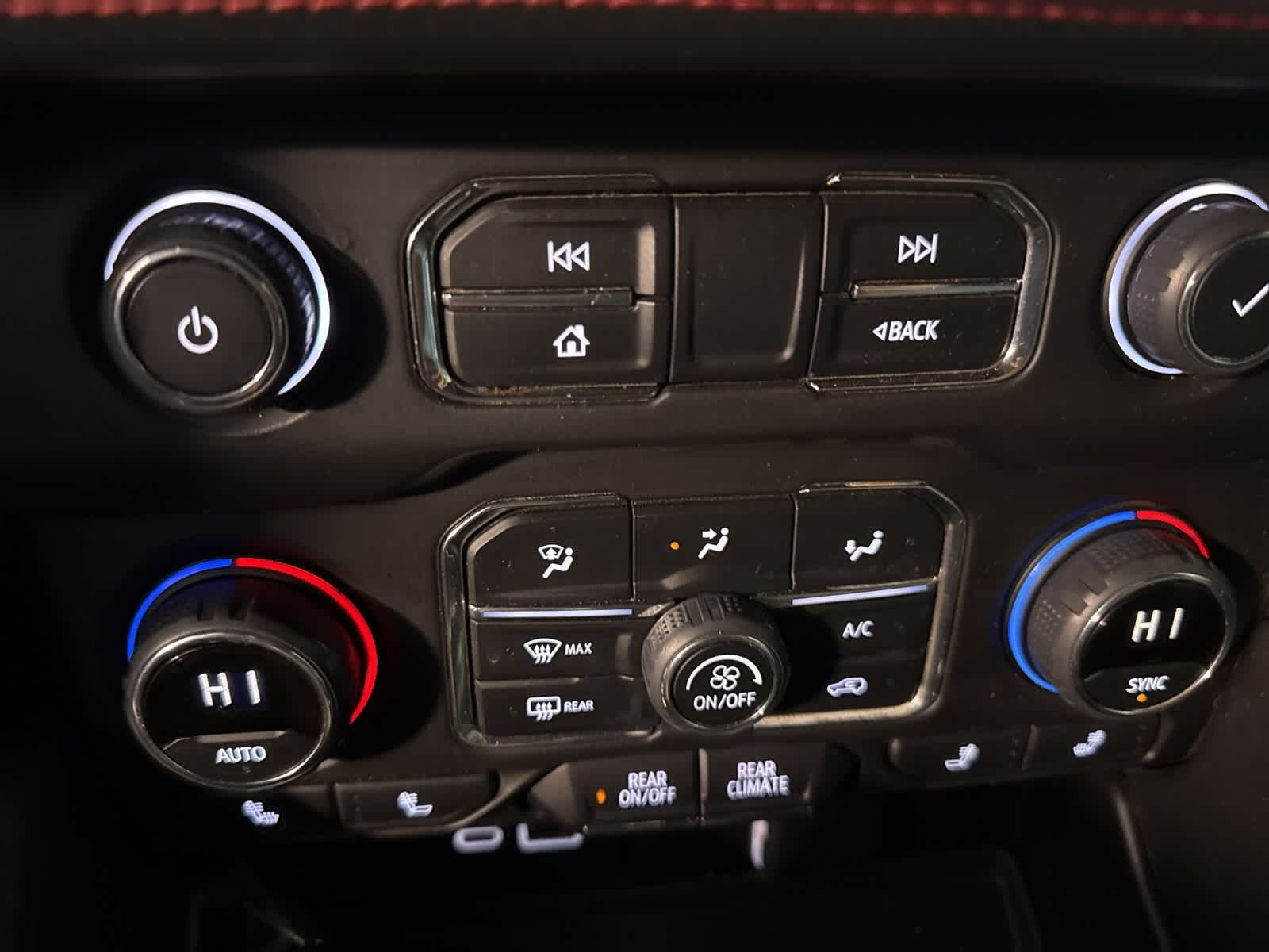 Thumbnail: 2021 Chevrolet Tahoe - 24