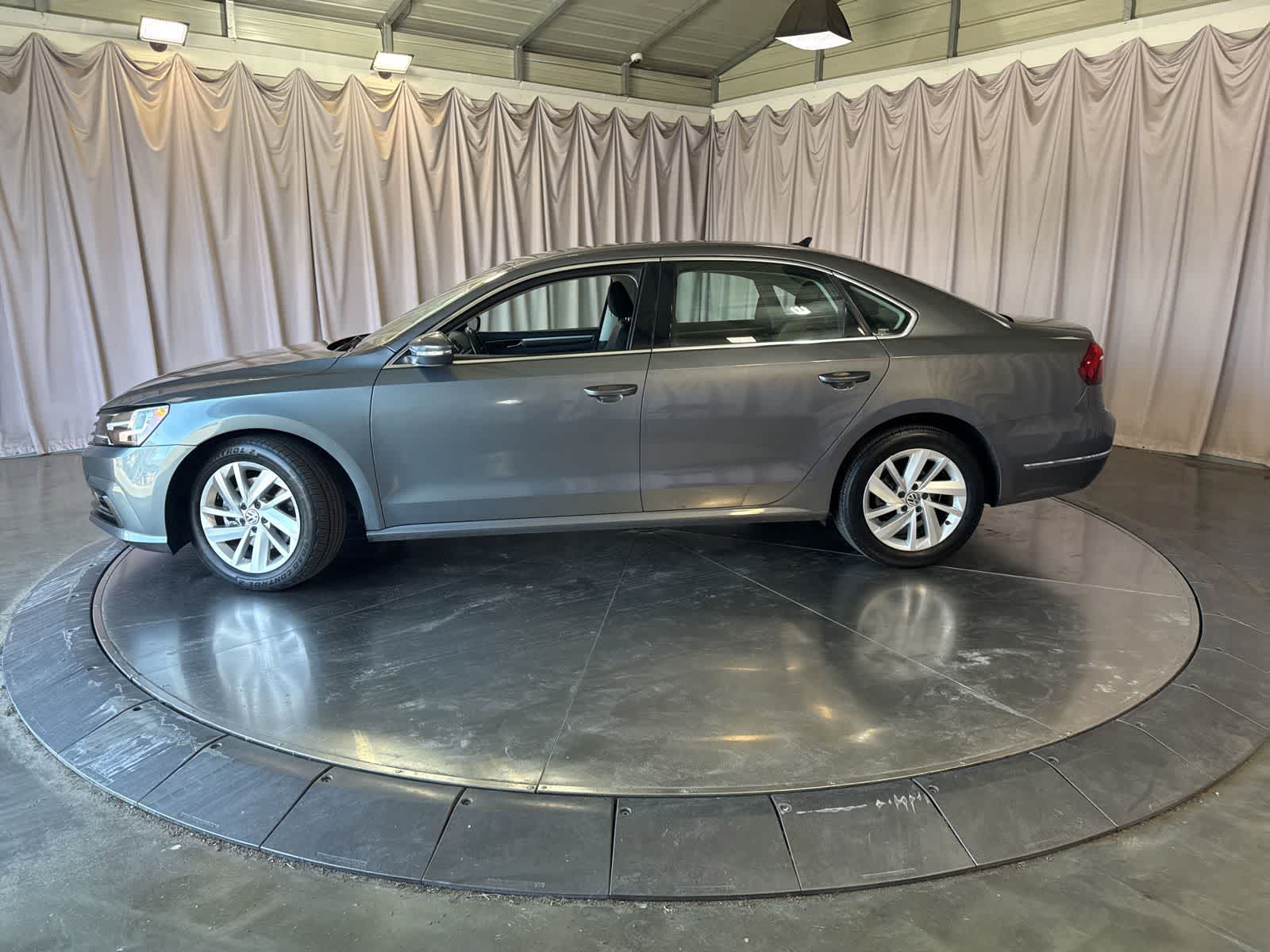 2018 Volkswagen Passat 2.0T SE photo 6