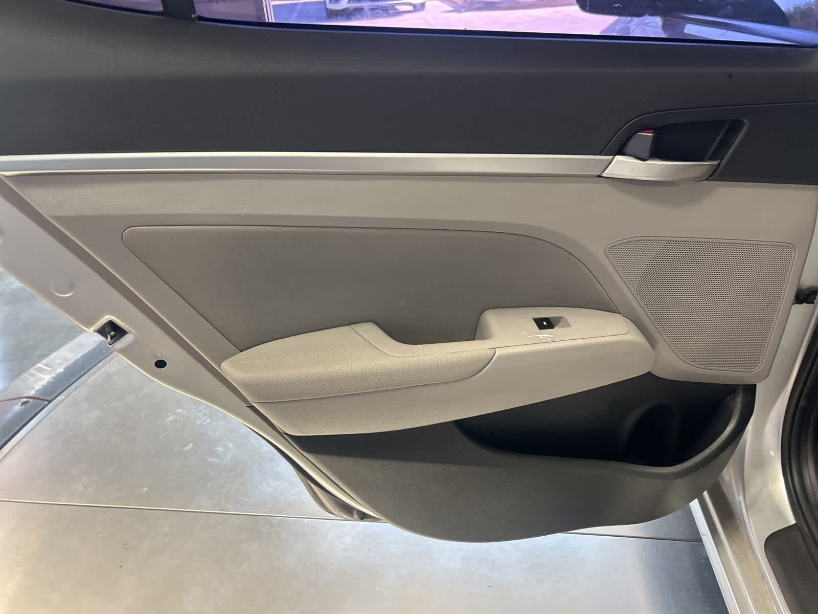 Thumbnail: 2020 Hyundai Elantra - 17