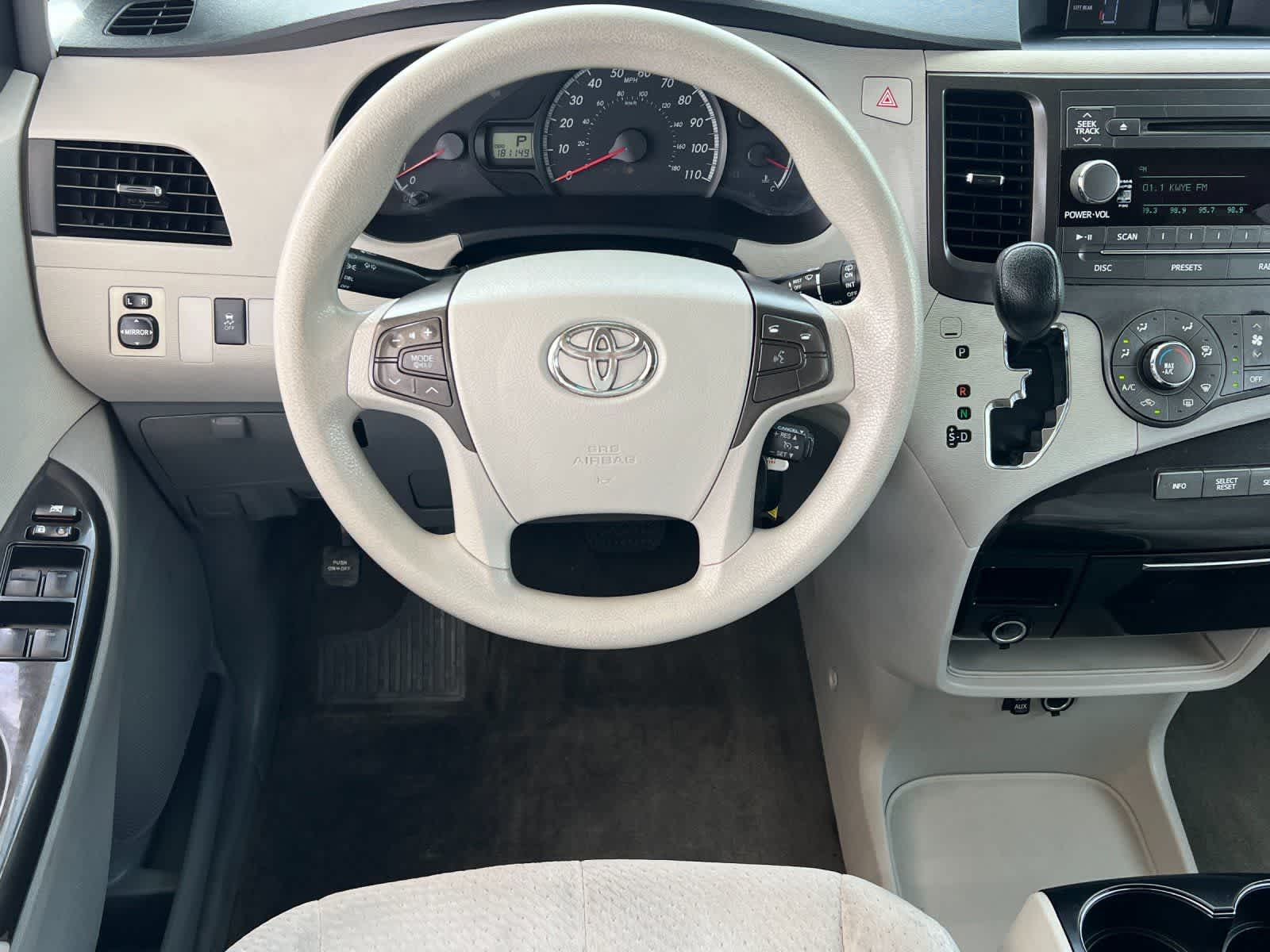 Thumbnail: 2012 Toyota Sienna - 15