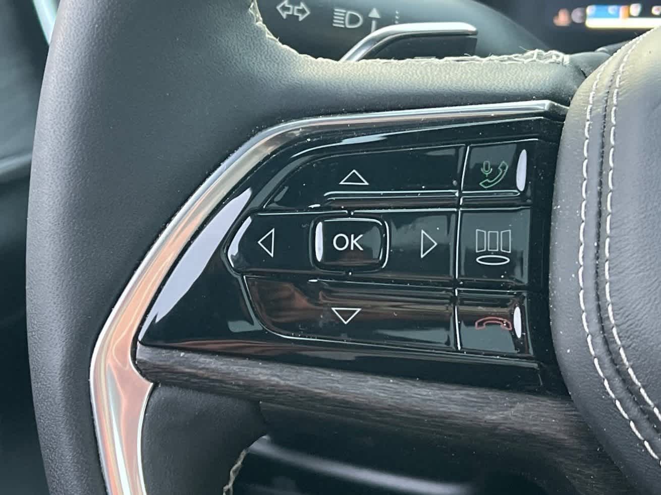 Thumbnail: 2024 Jeep Grand Cherokee - 32