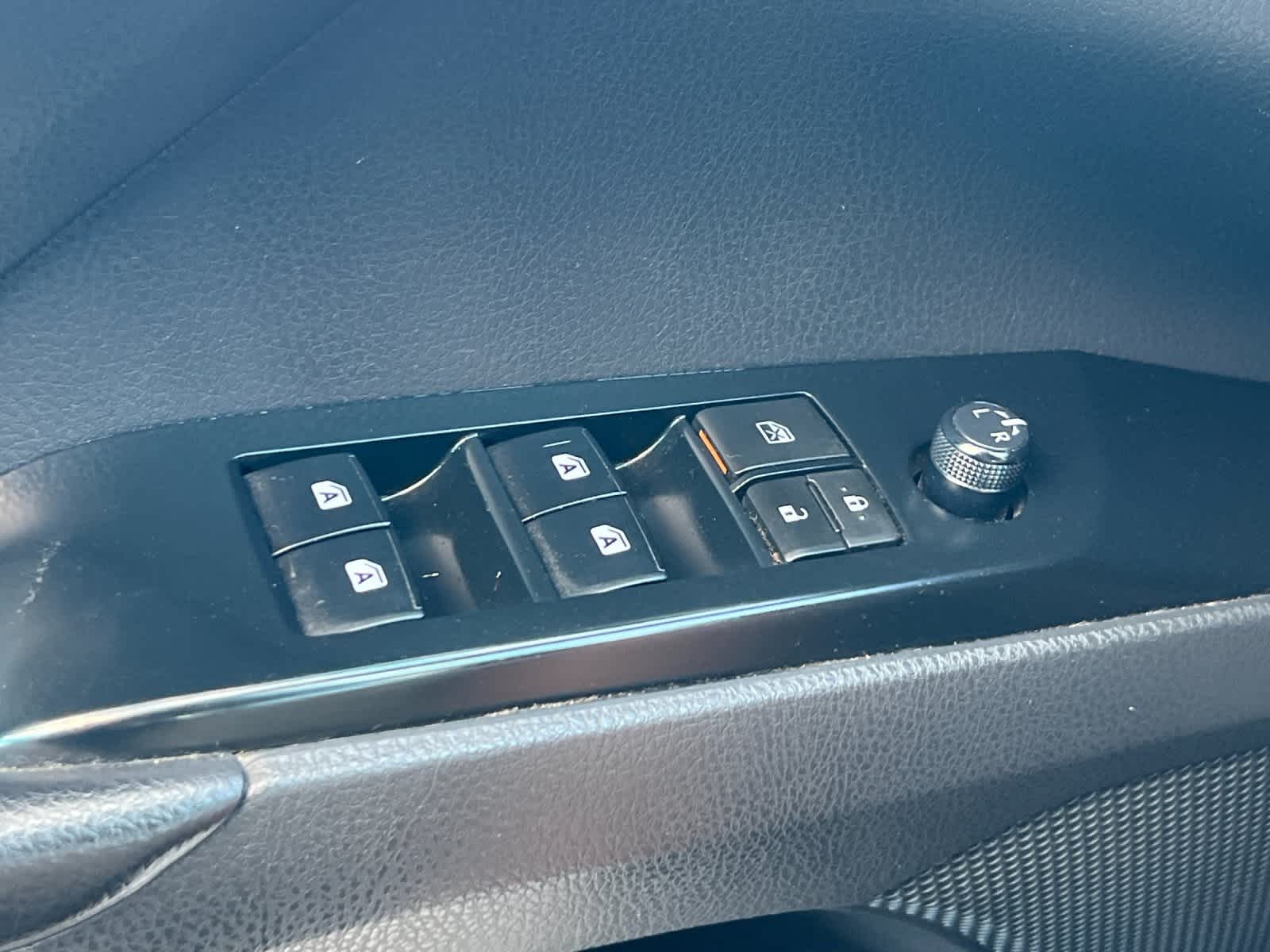 Thumbnail: 2018 Toyota Camry - 13