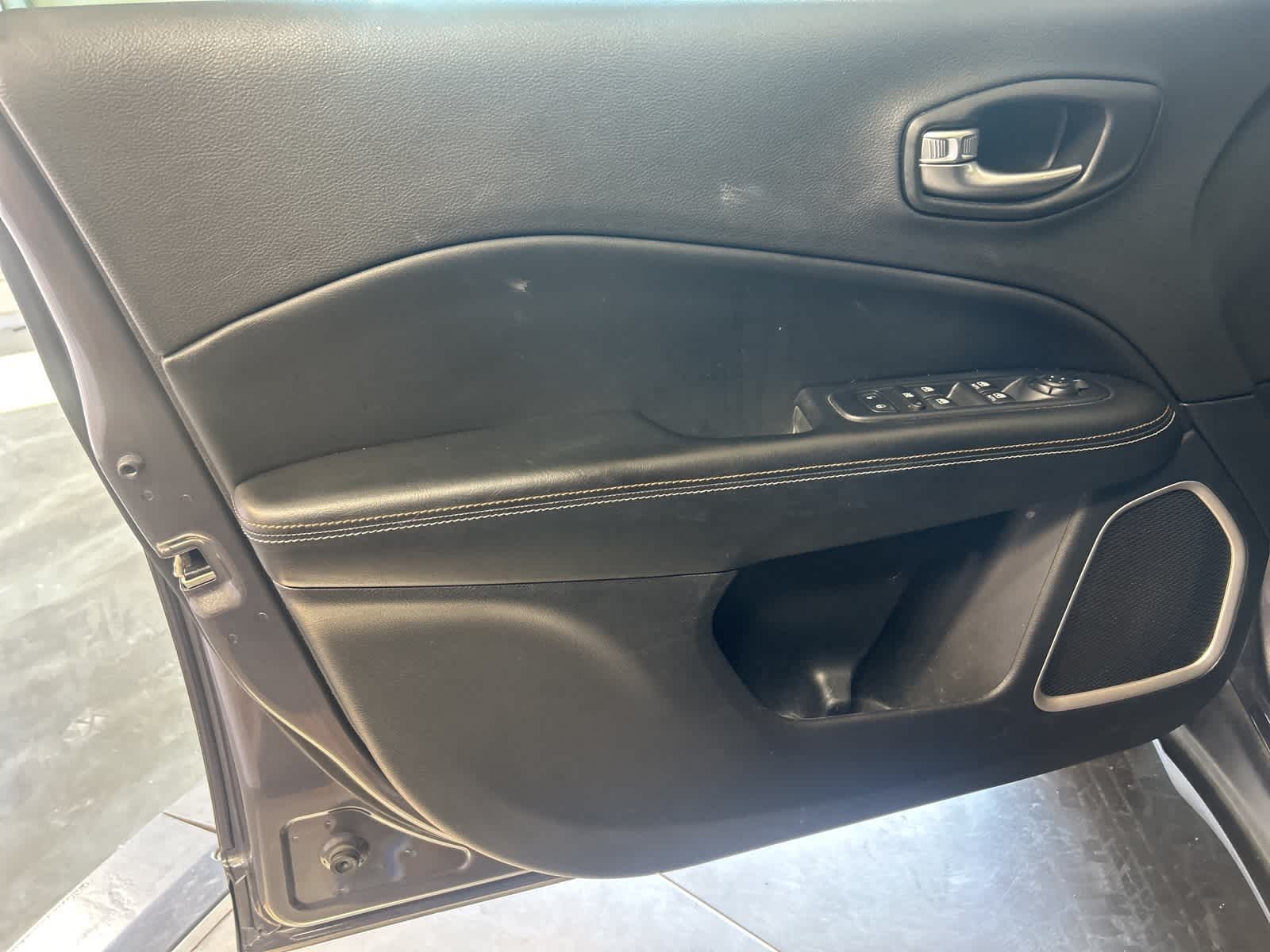 Thumbnail: 2021 Jeep Compass - 23