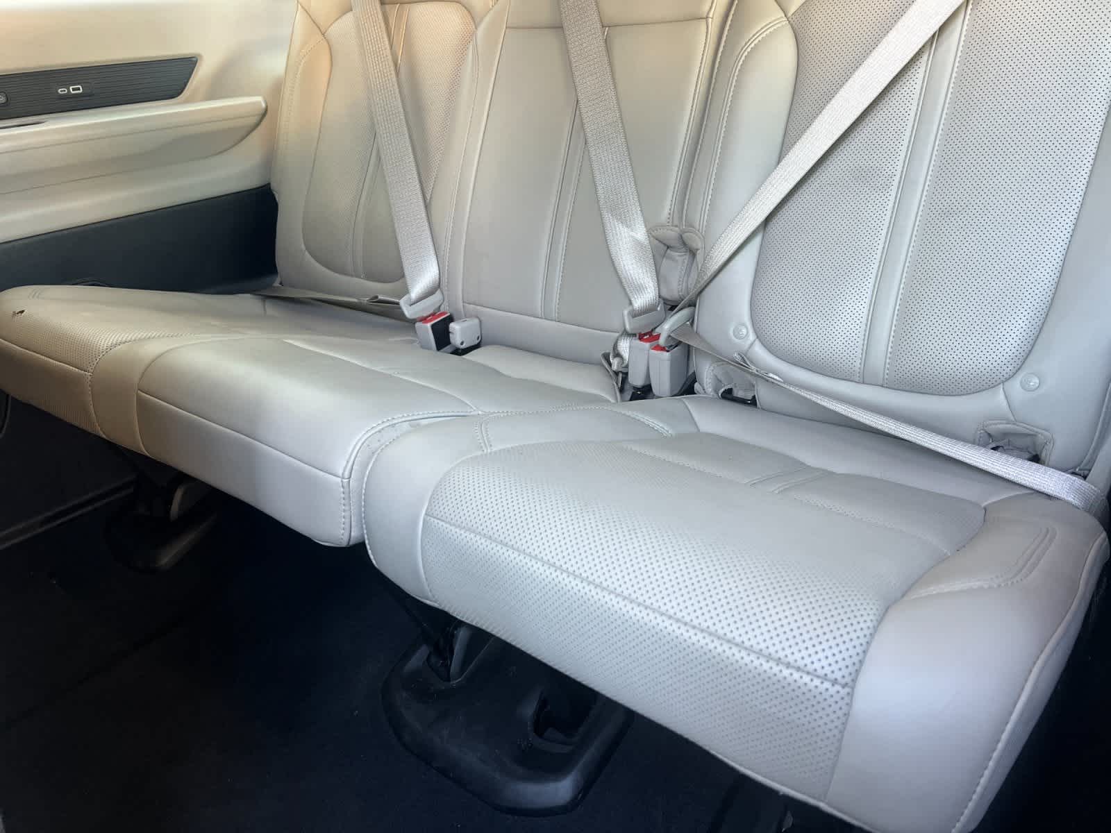 Thumbnail: 2024 Jeep Wagoneer - 16