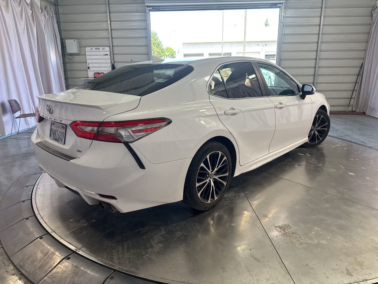 Thumbnail: 2019 Toyota Camry - 4