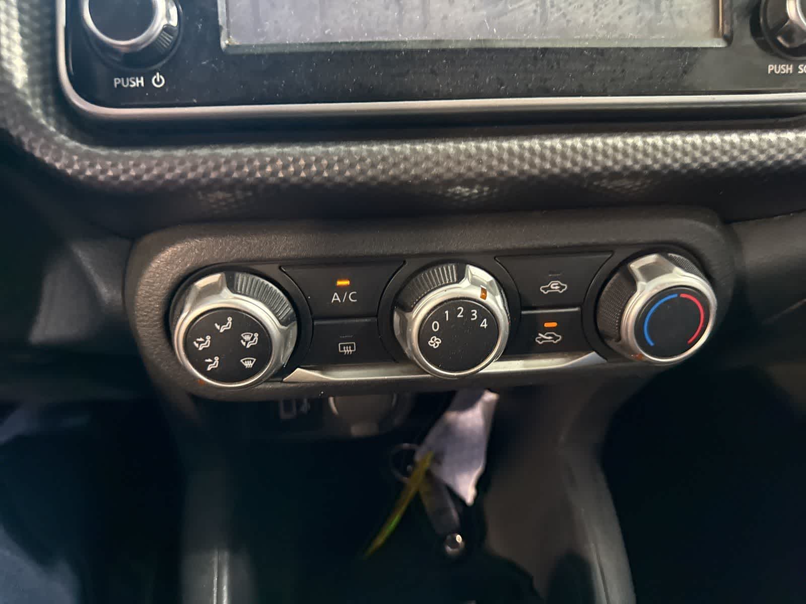 Thumbnail: 2020 Nissan Kicks - 24