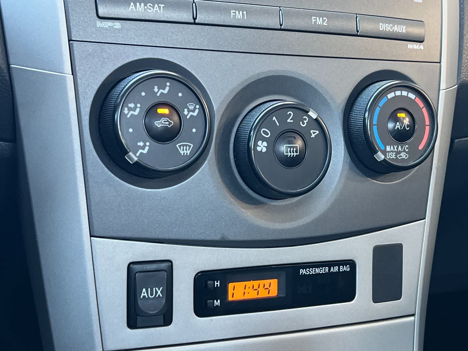 Thumbnail: 2010 Toyota Corolla - 19