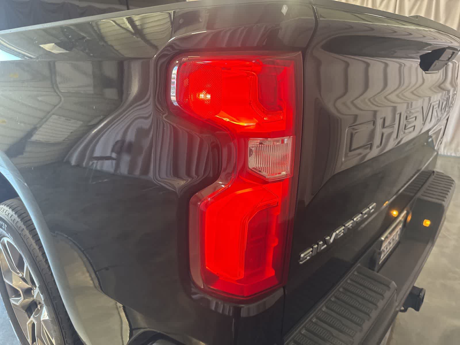Thumbnail: 2021 Chevrolet Silverado 1500 - 12