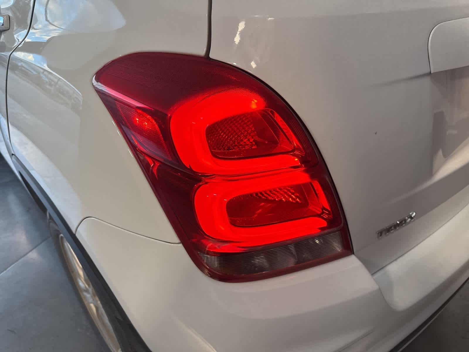 Thumbnail: 2018 Chevrolet Trax - 10