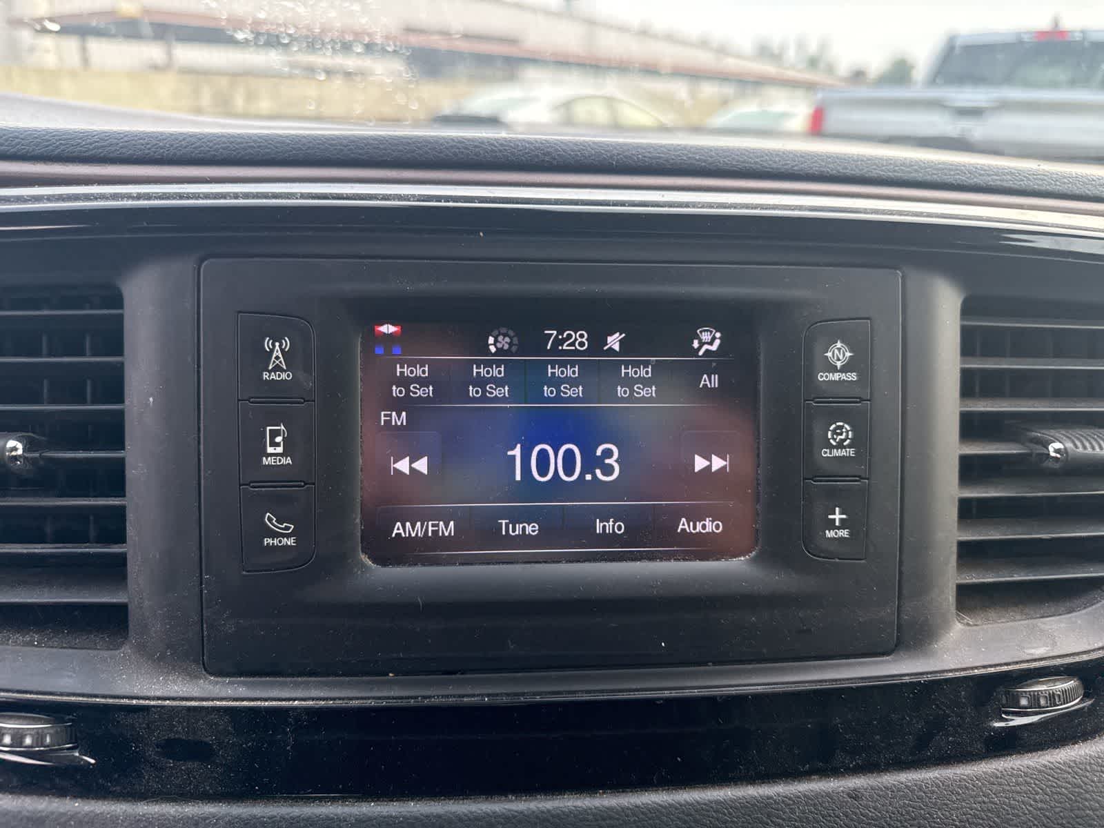 Thumbnail: 2017 Chrysler Pacifica - 21