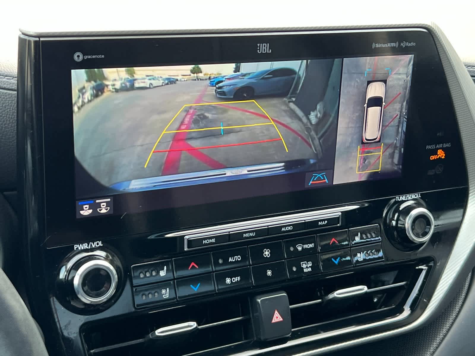 Thumbnail: 2022 Toyota Highlander - 21