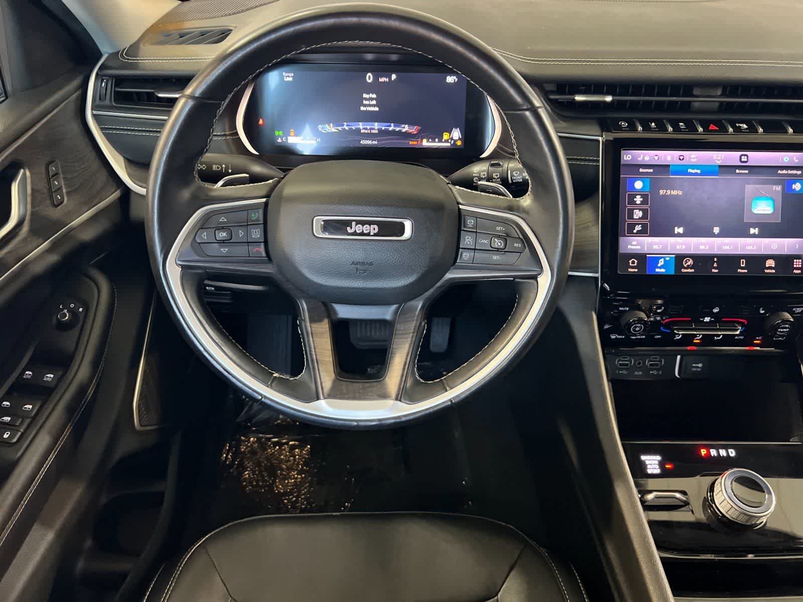 Thumbnail: 2022 Jeep Grand Cherokee L - 14