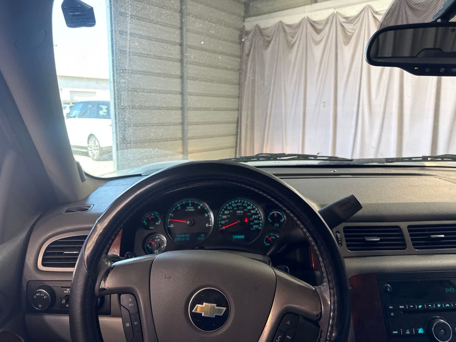 Thumbnail: 2011 Chevrolet Tahoe - 24