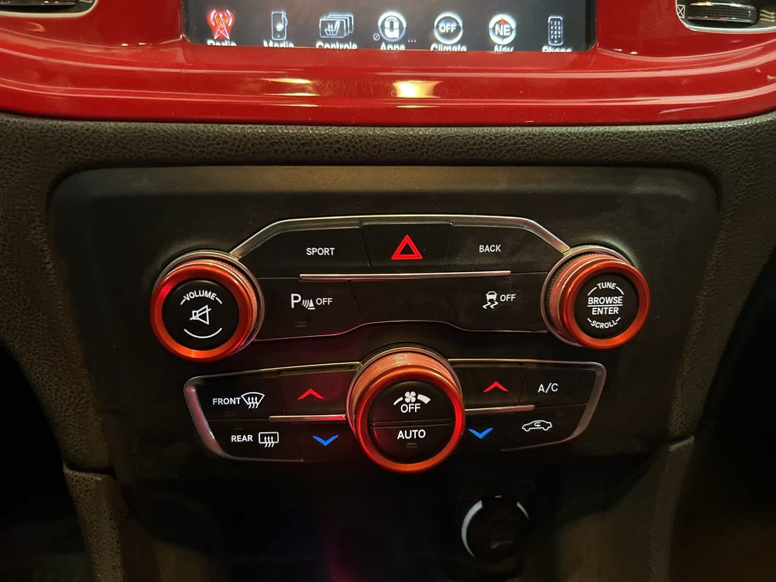 Thumbnail: 2015 Dodge Charger - 27