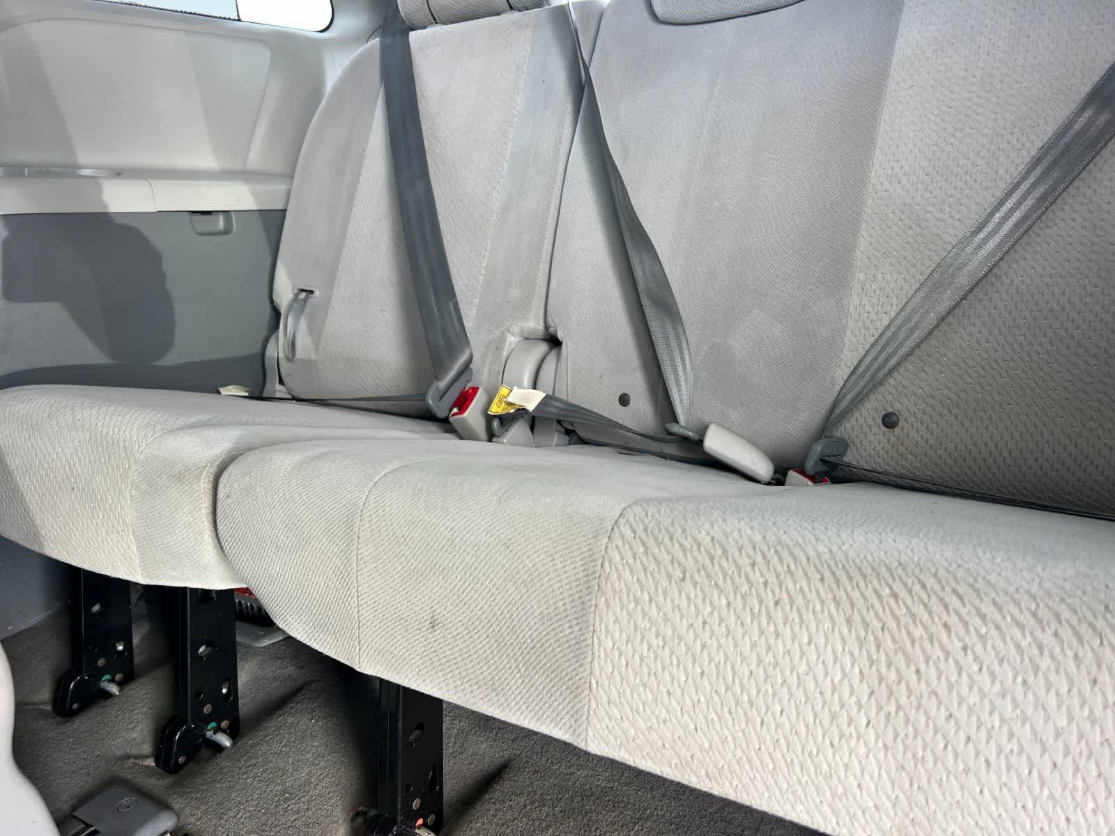 Thumbnail: 2012 Toyota Sienna - 16