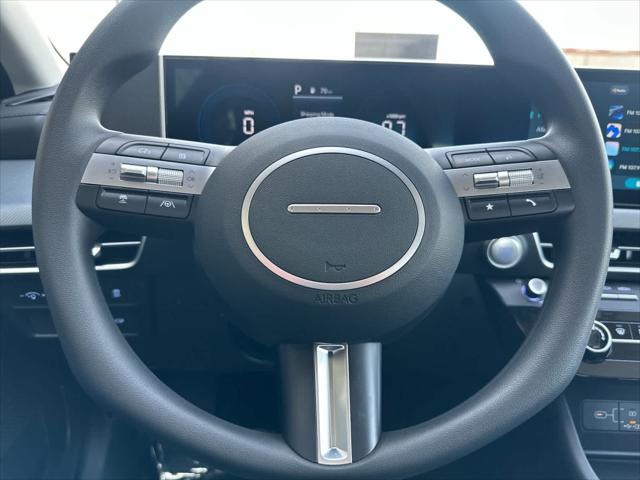 2025 Hyundai Sonata SE 23