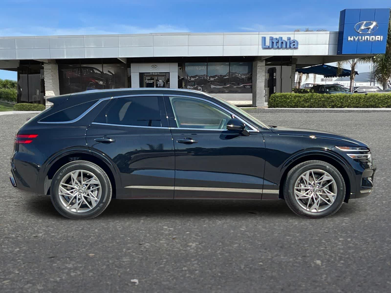 Thumbnail: 2025 Genesis GV70 - 9