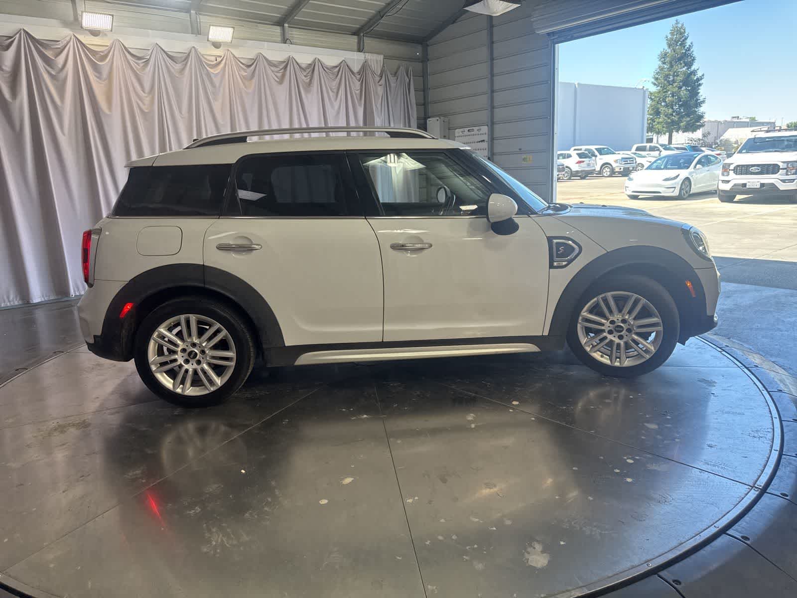 Thumbnail: 2017 MINI Cooper Countryman - 4