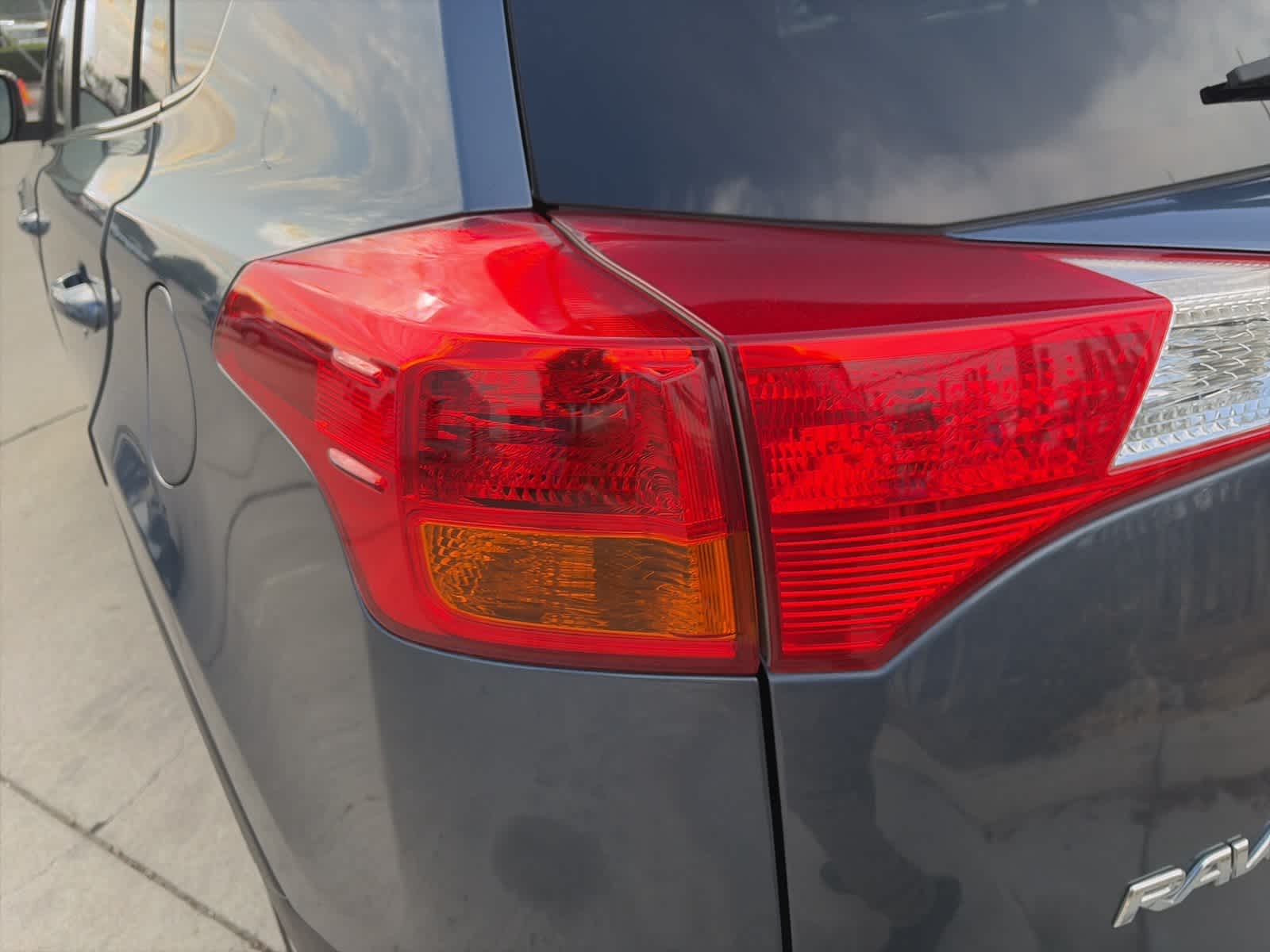 Thumbnail: 2013 Toyota RAV4 - 13