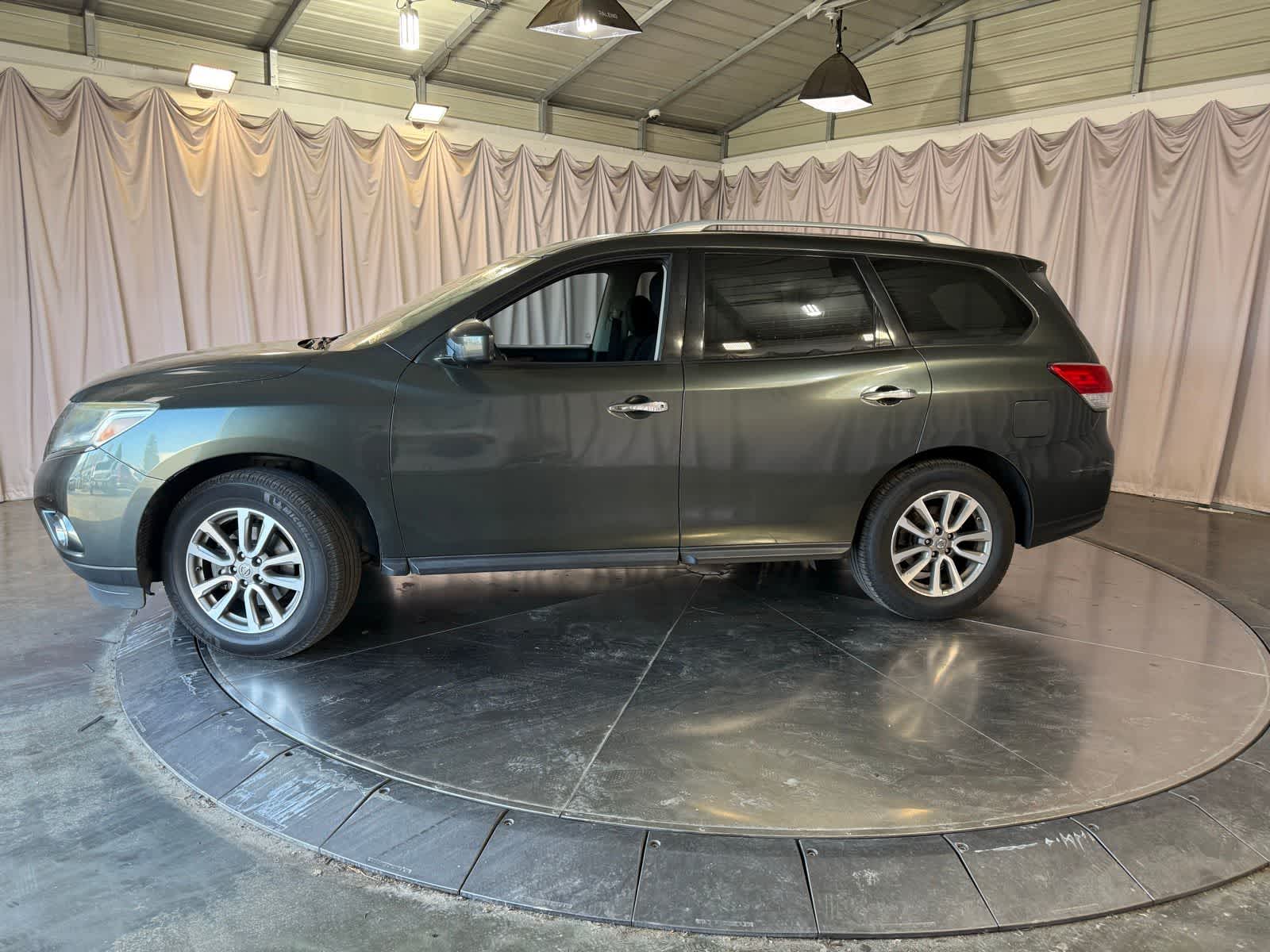 Thumbnail: 2015 Nissan Pathfinder - 8