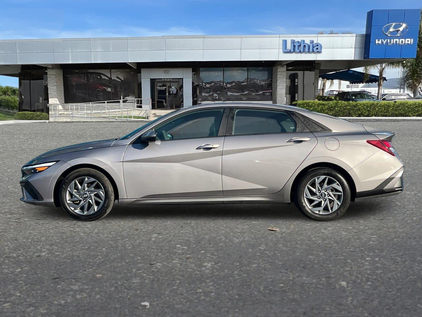 Thumbnail: 2024 Hyundai Elantra - 5