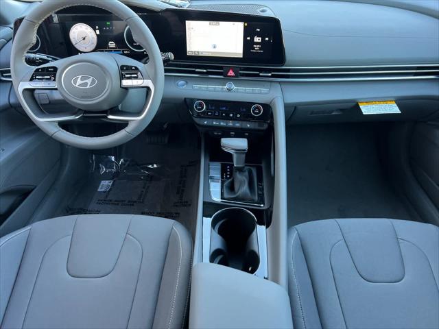 Thumbnail: 2025 Hyundai Elantra - 4