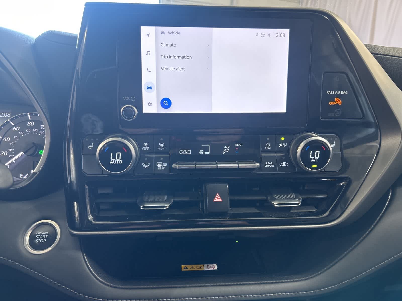 2024 Toyota Highlander XLE 26