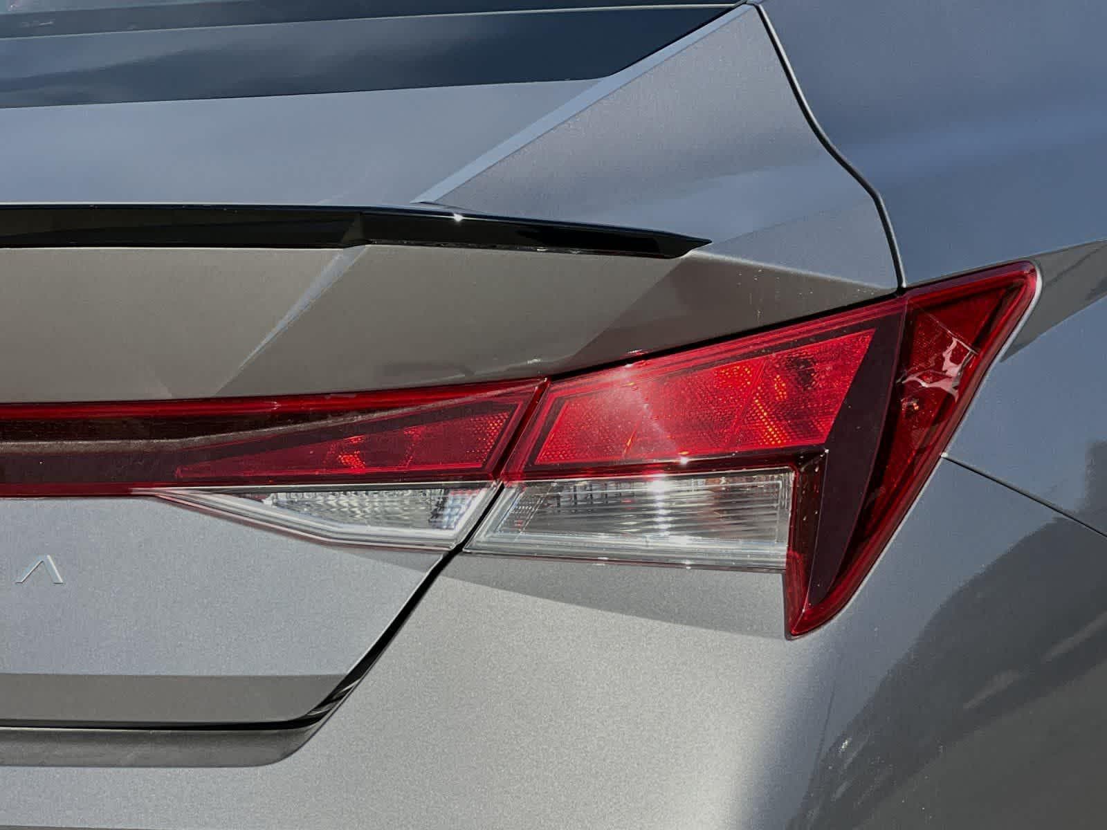 2025 Hyundai Elantra SEL - Photo 23