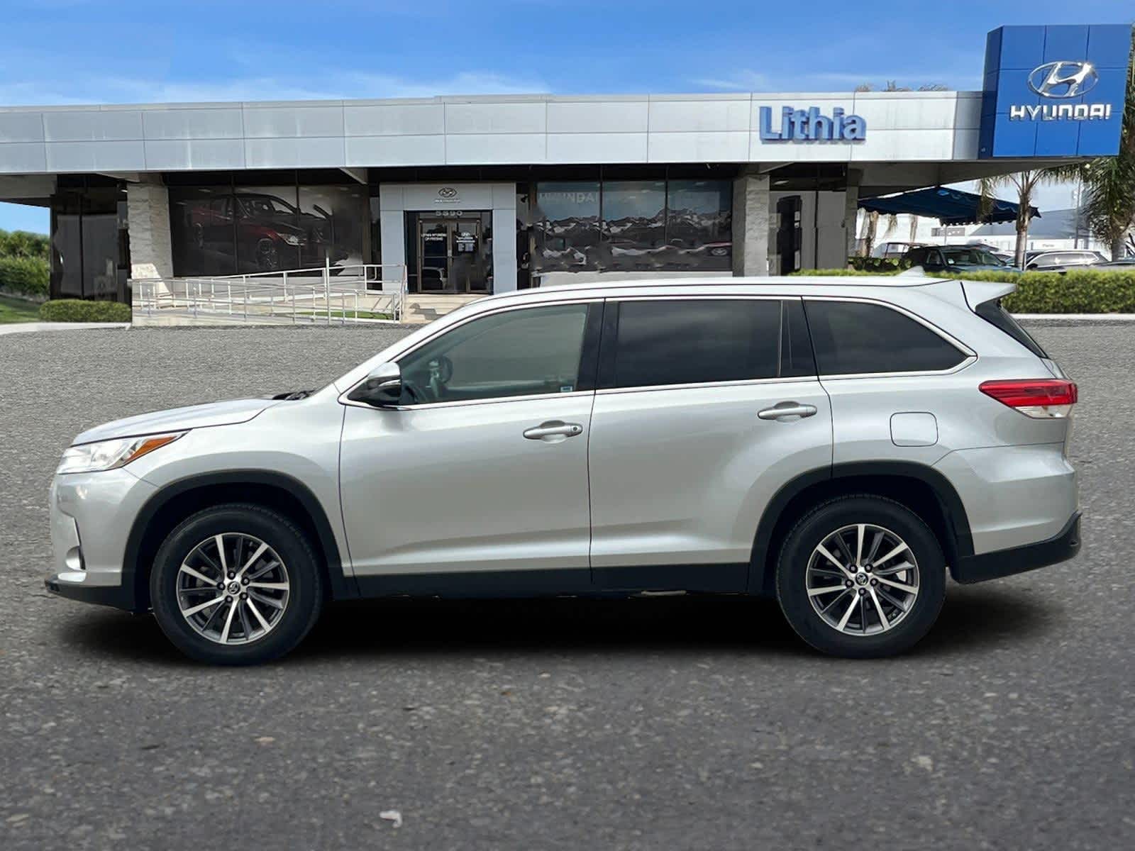 Thumbnail: 2019 Toyota Highlander - 5
