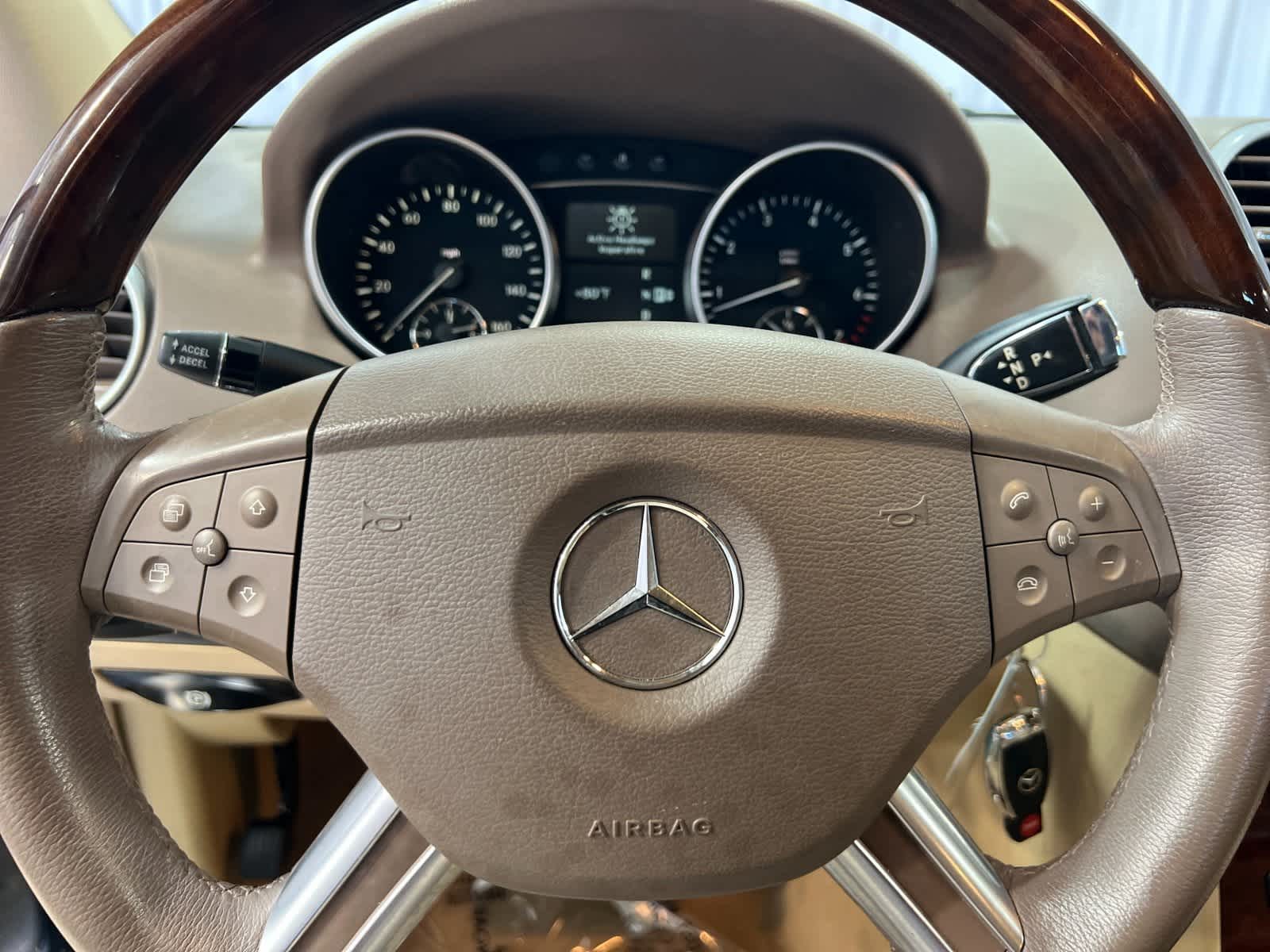 Thumbnail: 2008 Mercedes-Benz M-Class - 21