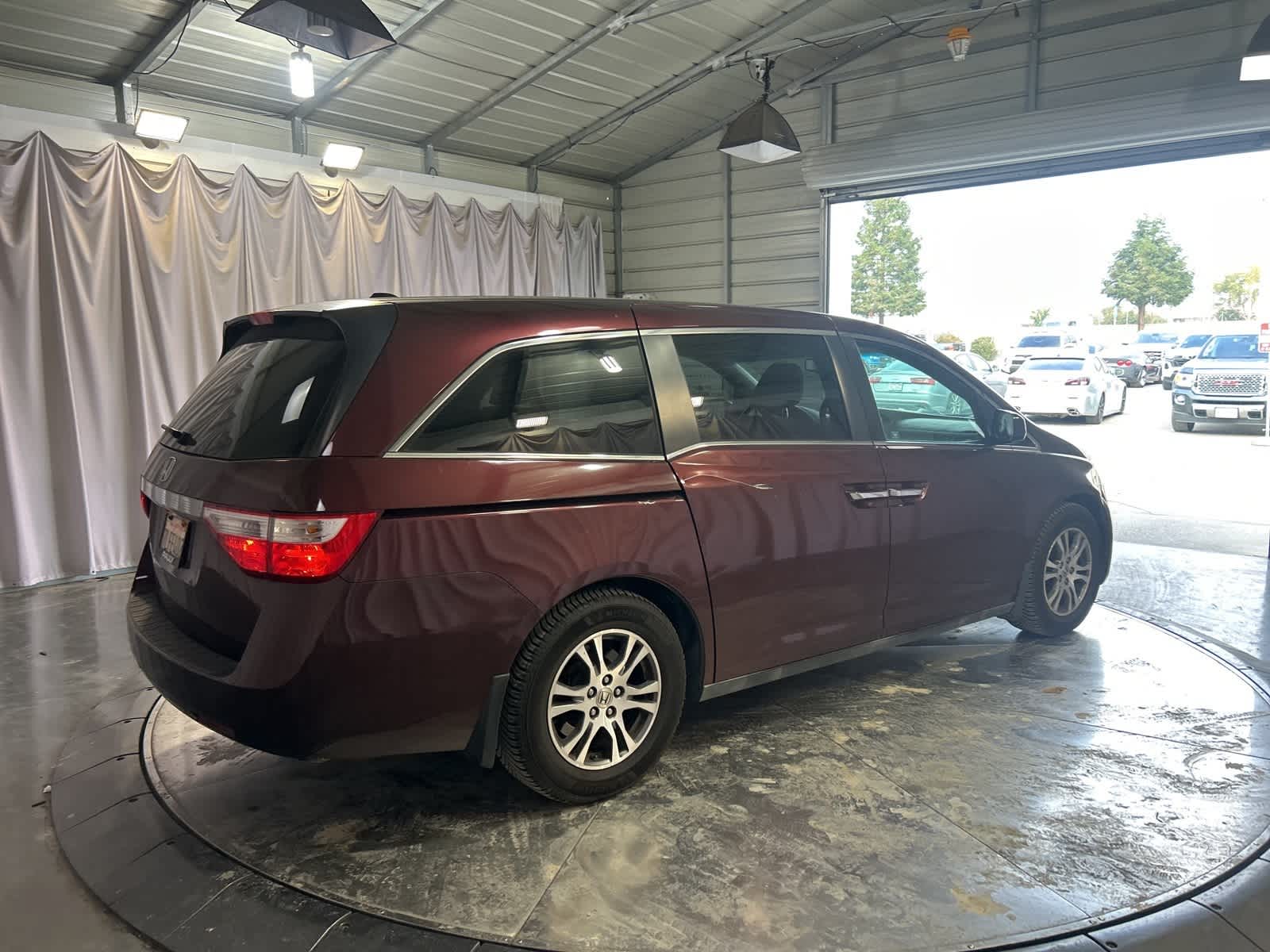 Thumbnail: 2012 Honda Odyssey - 8