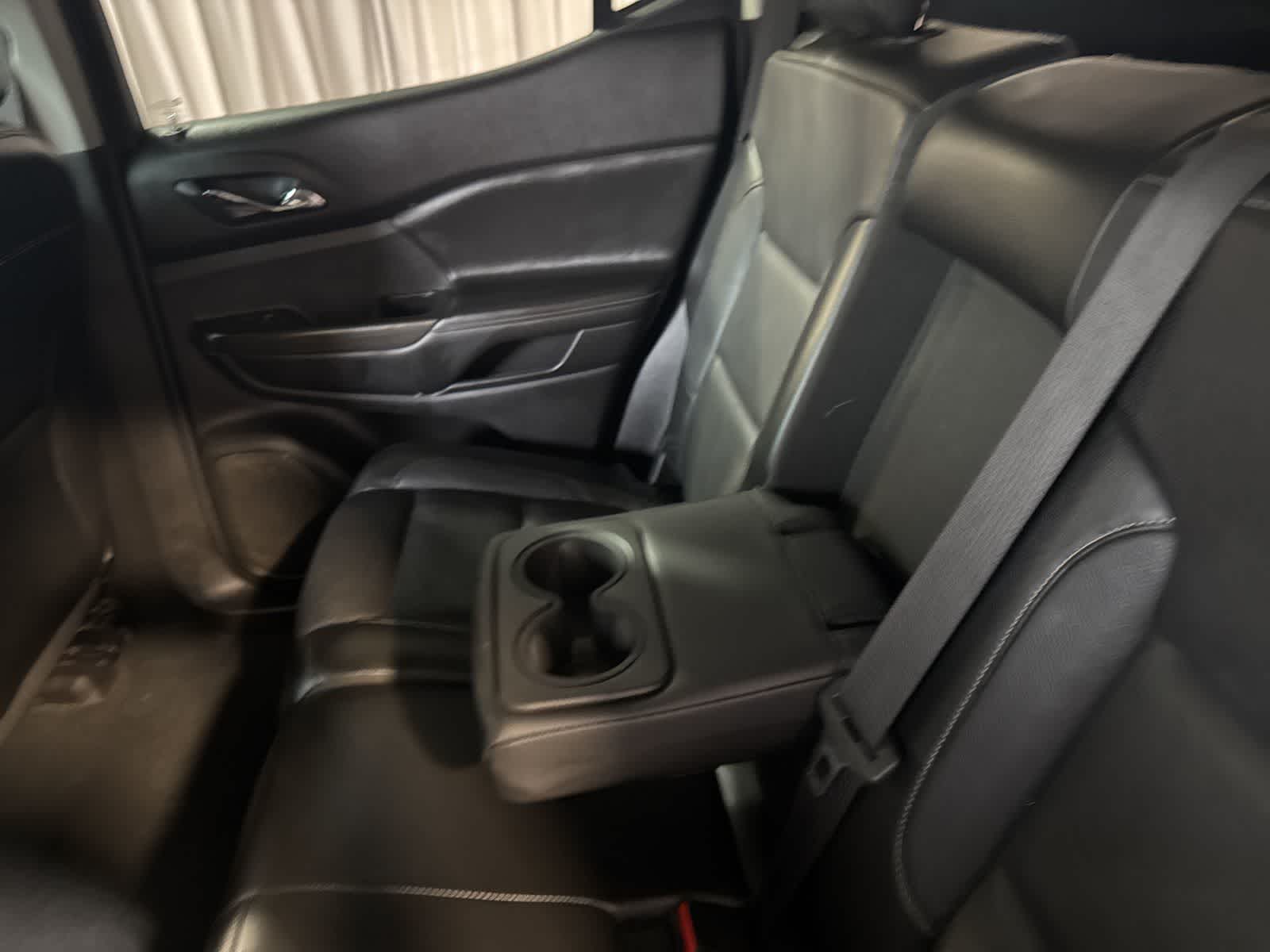 Thumbnail: 2019 GMC Acadia - 17