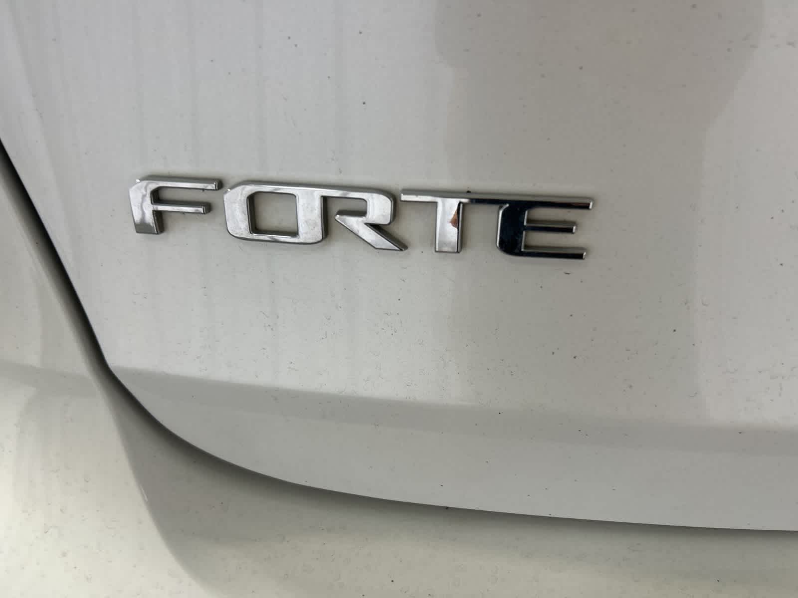 Thumbnail: 2017 Kia Forte - 11