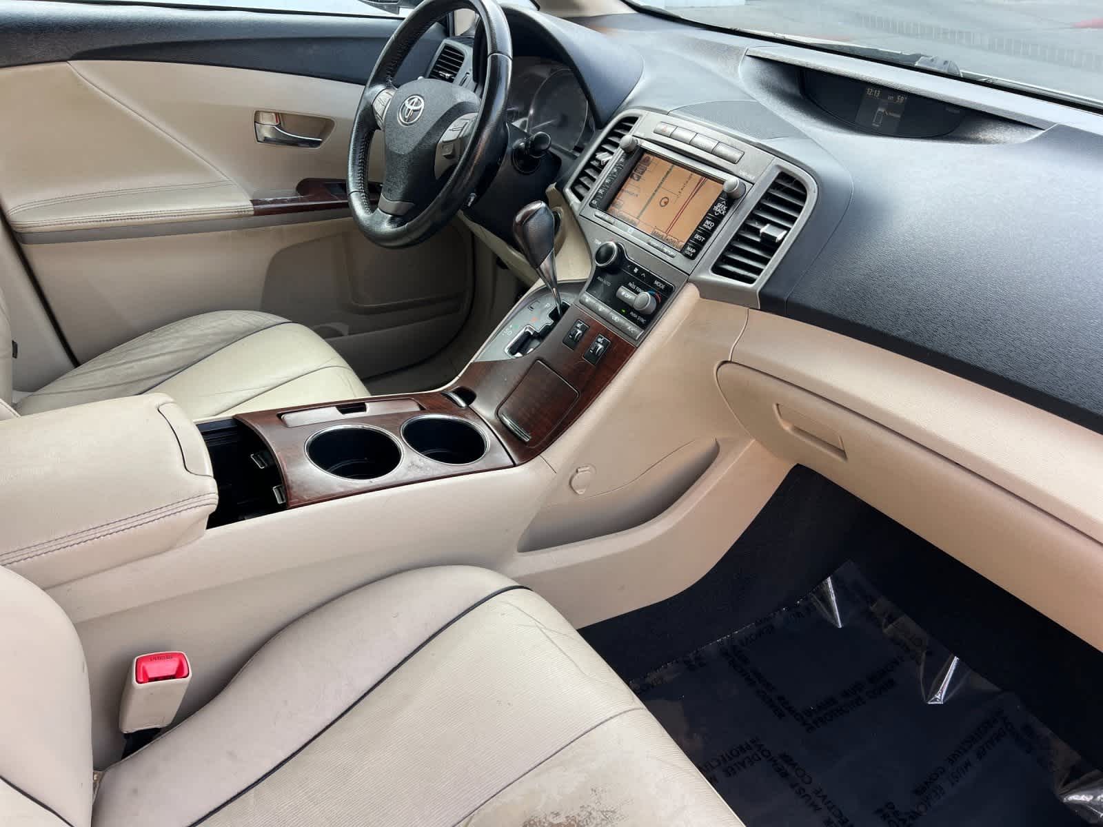 Thumbnail: 2011 Toyota Venza - 17