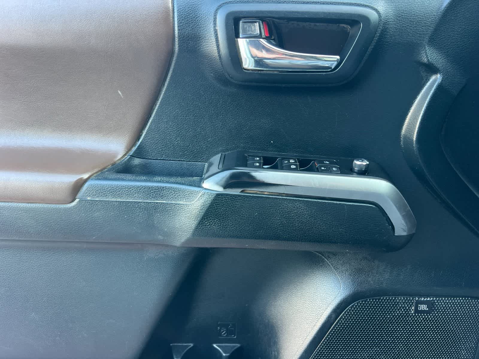 Thumbnail: 2017 Toyota Tacoma - 13