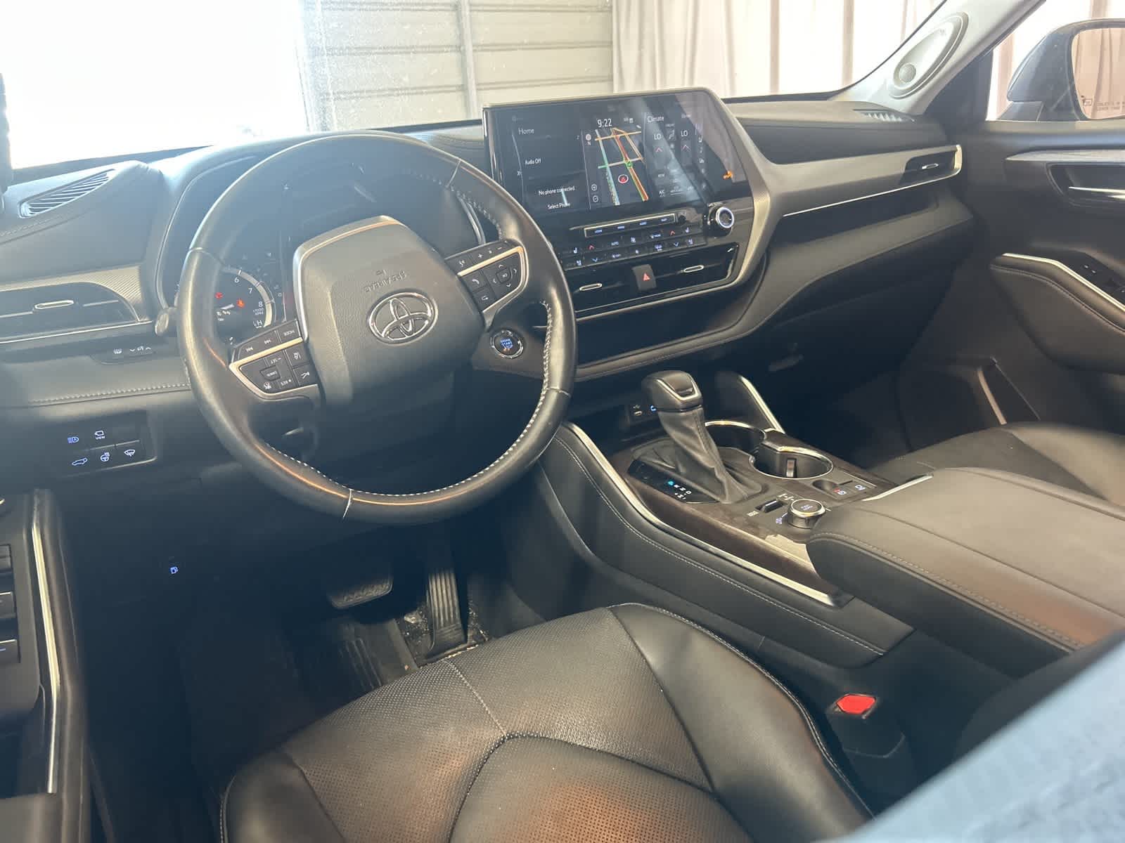 Thumbnail: 2022 Toyota Highlander - 22