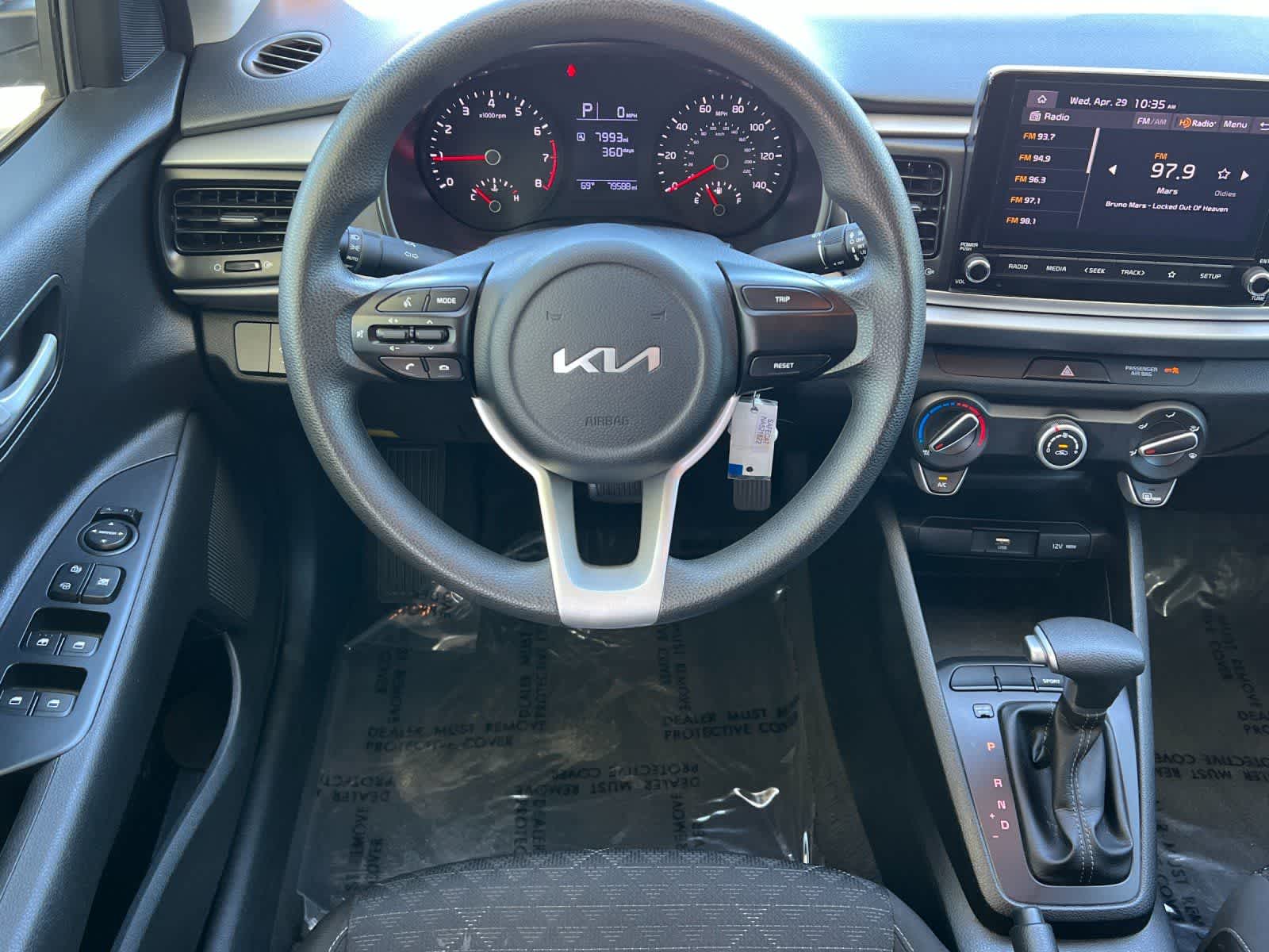 Thumbnail: 2022 Kia Rio - 15