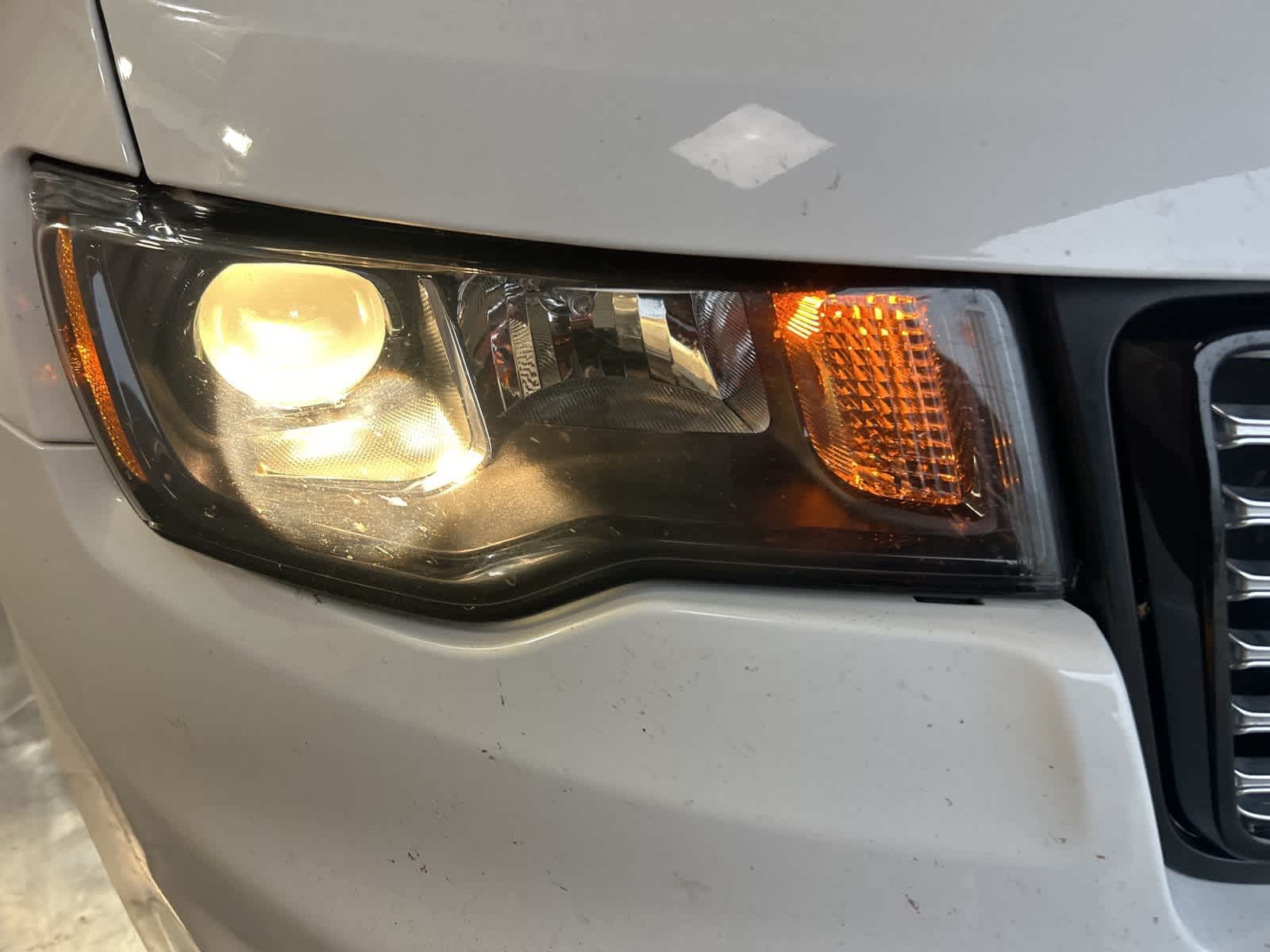 Thumbnail: 2019 Jeep Grand Cherokee - 4