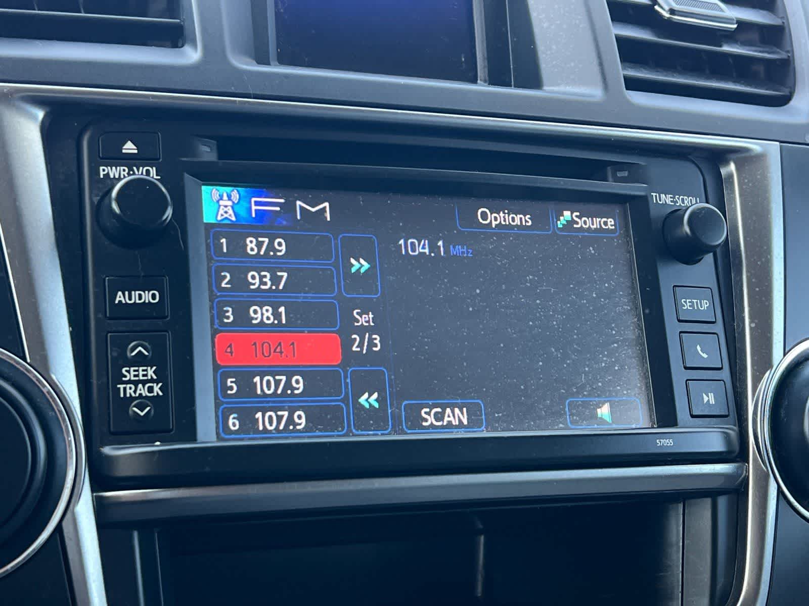 Thumbnail: 2013 Toyota Highlander - 20