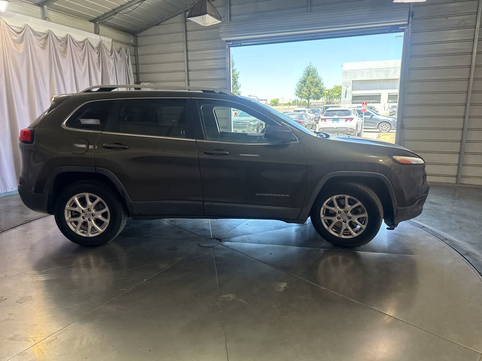 Thumbnail: 2015 Jeep Cherokee - 4