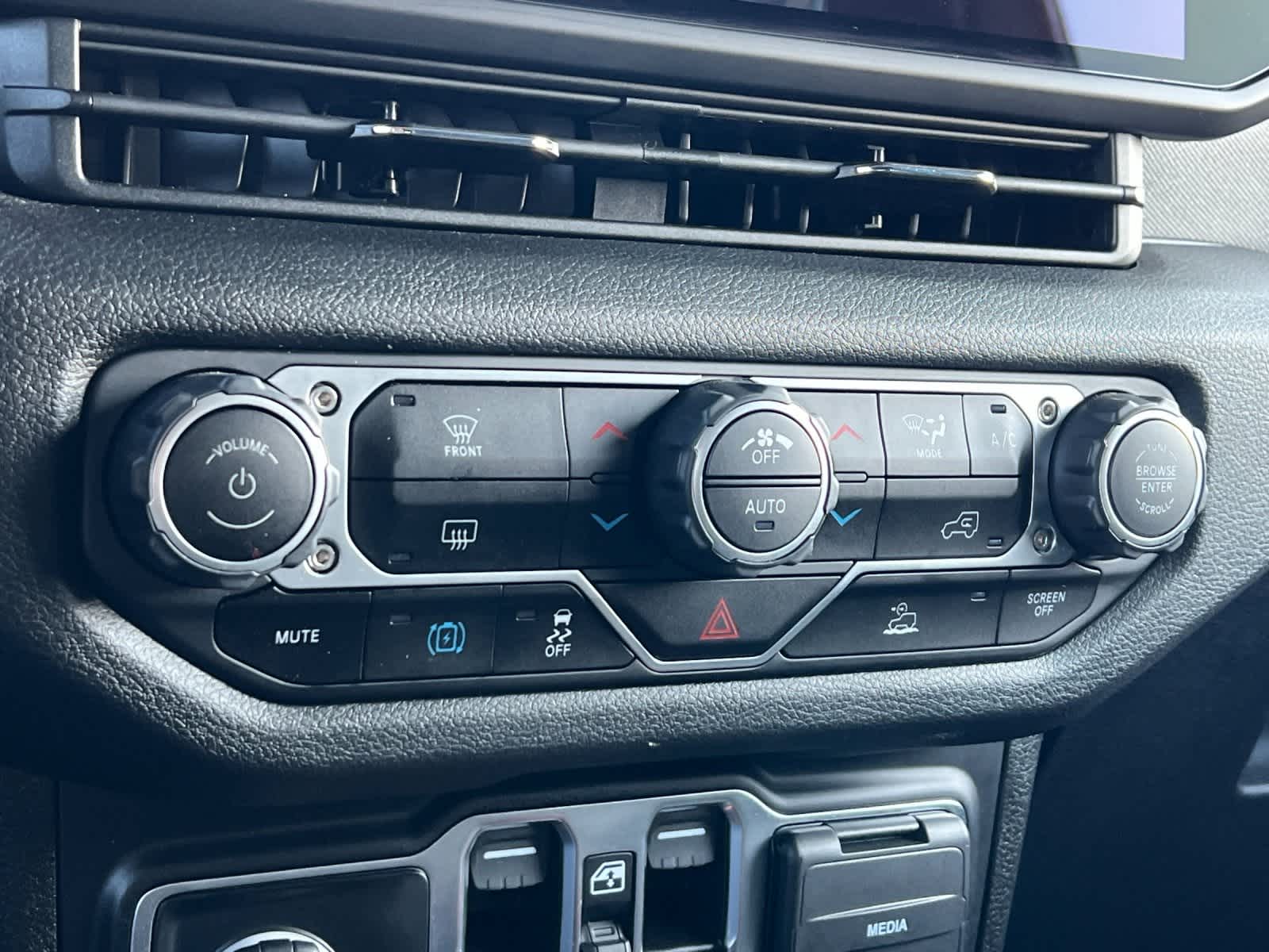 Thumbnail: 2024 Jeep Wrangler - 12