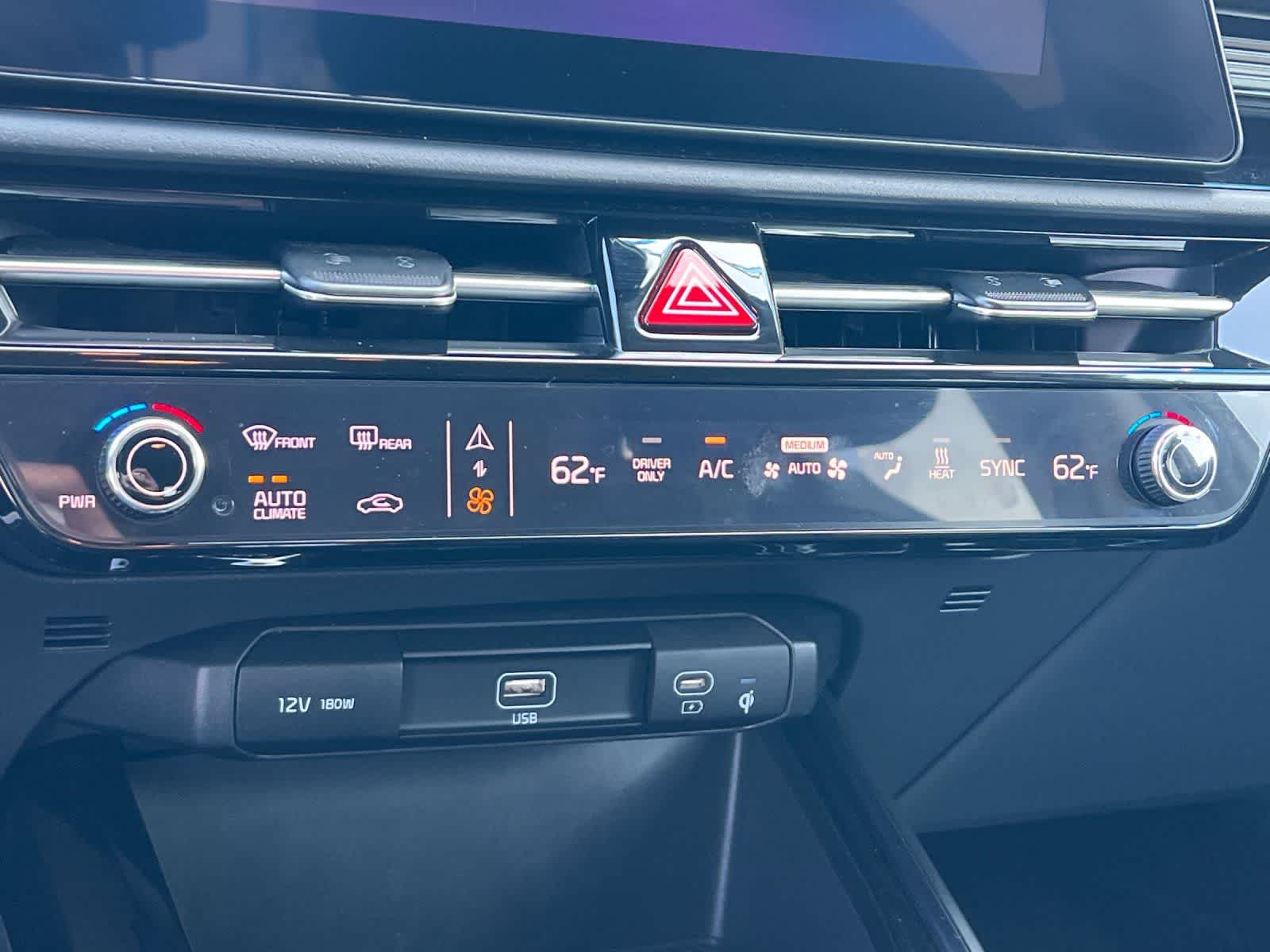 Thumbnail: 2025 Kia Niro - 22